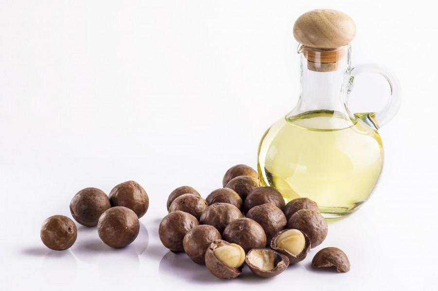 himmelen-Utiliser l'huile de macadamia pour les cheveux