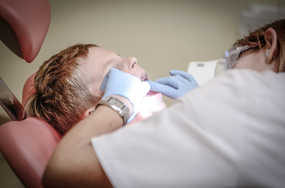 himmelen-La première visite chez le dentiste, ça se passe comment pour un enfant ?