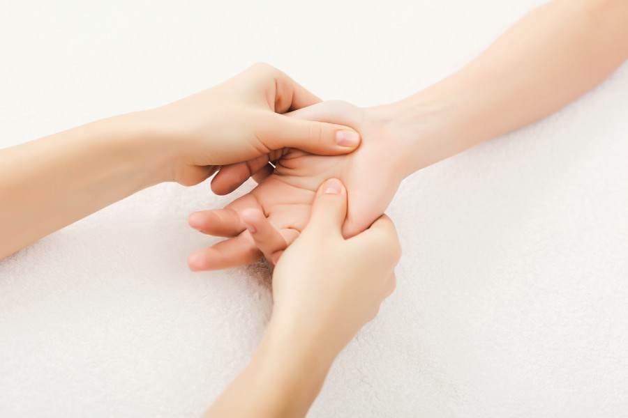 Optimiser le massage des mains pour un bien-être optimal